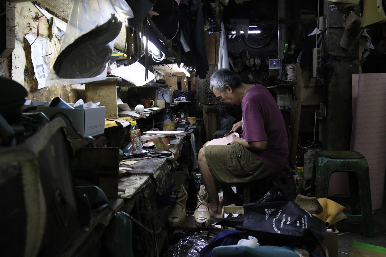 Melihat Industri Sepatu...