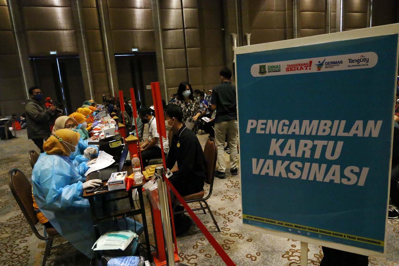 Ribuan Karyawan Mal...