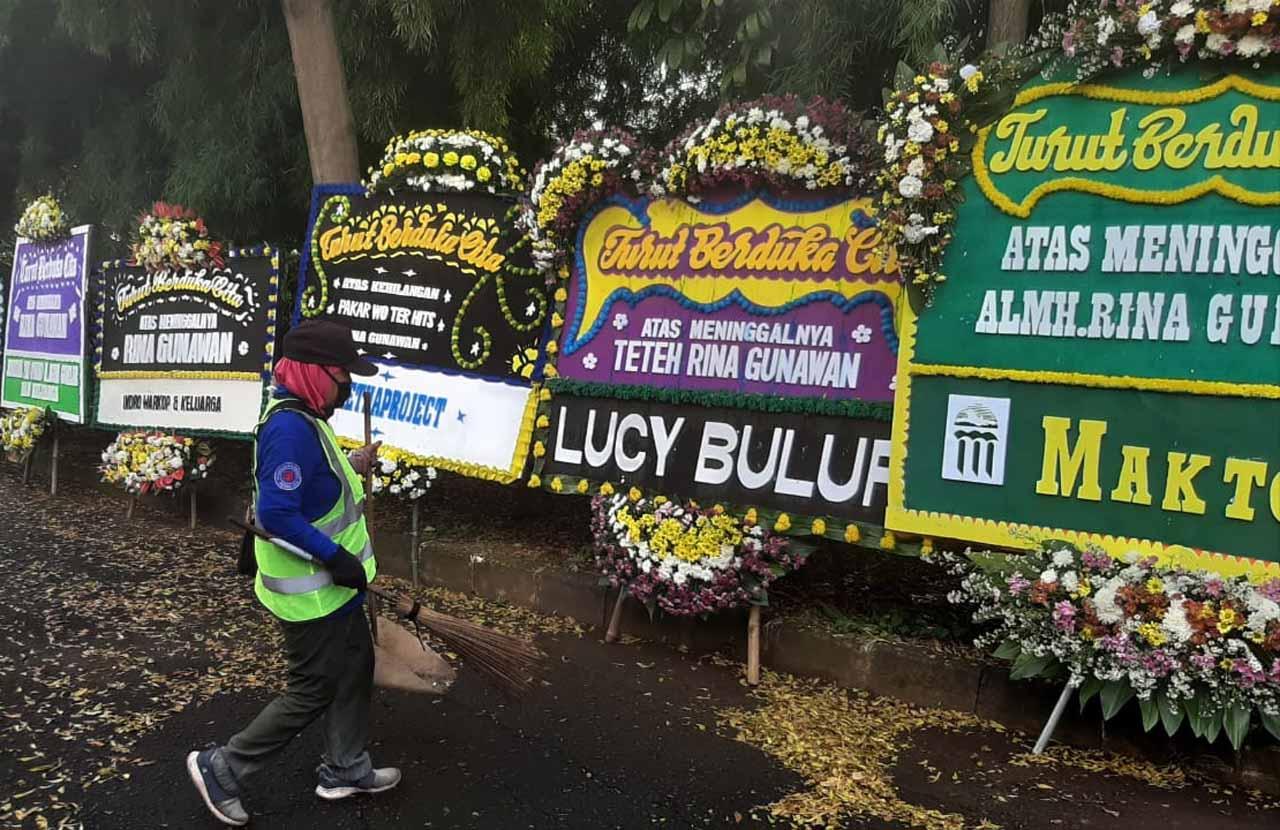 Kediaman Rina Gunawan...
