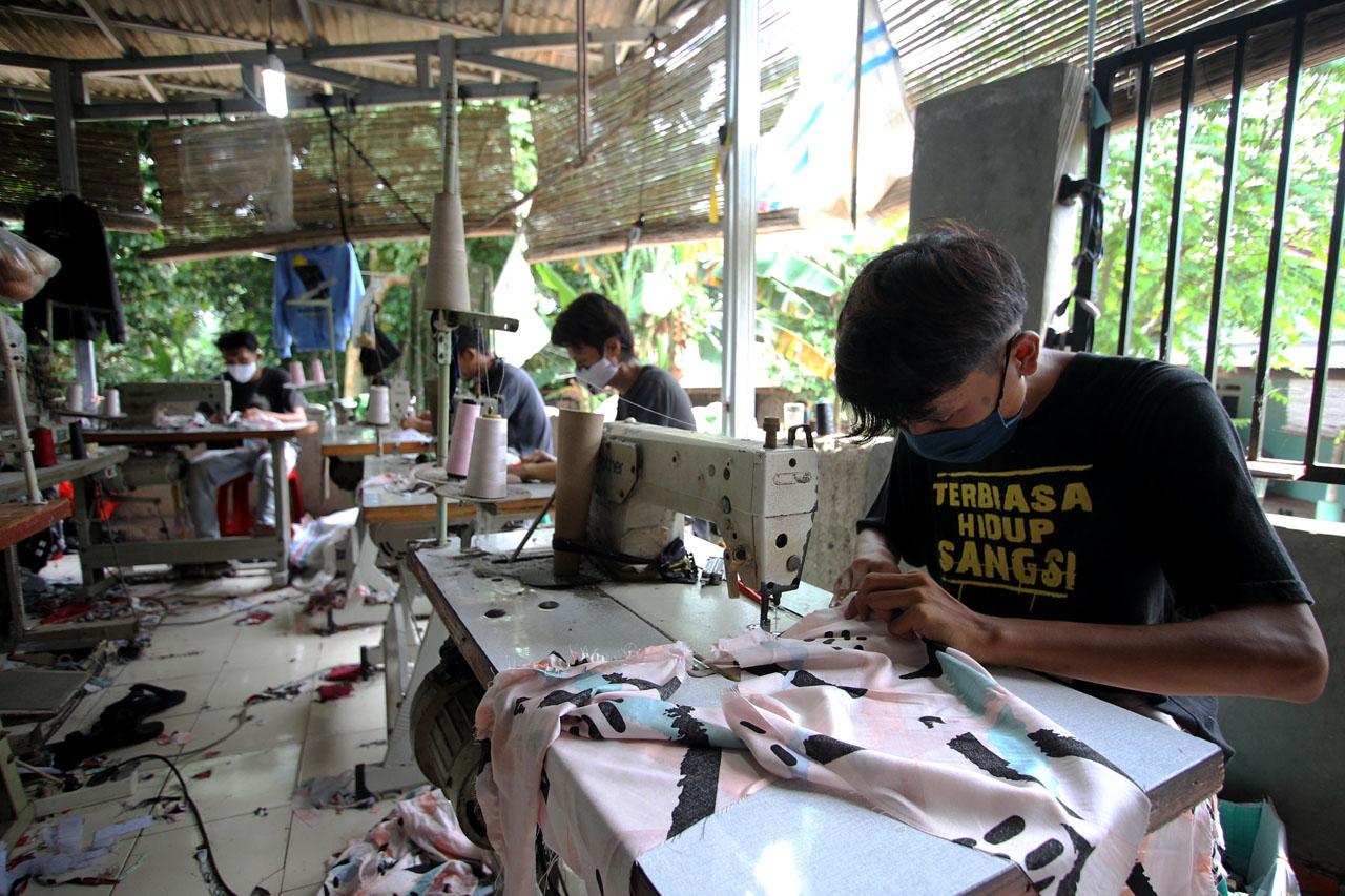 Beromzet 150 Juta Perbulan,...