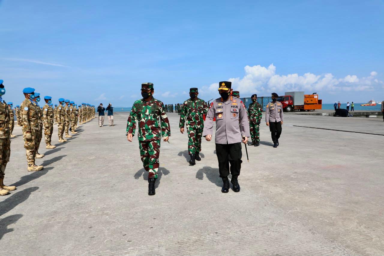 Panglima TNI Lepas Satgas...