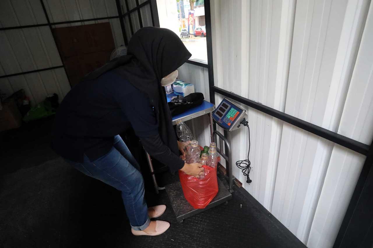 Boks Penerimaan Sampah...