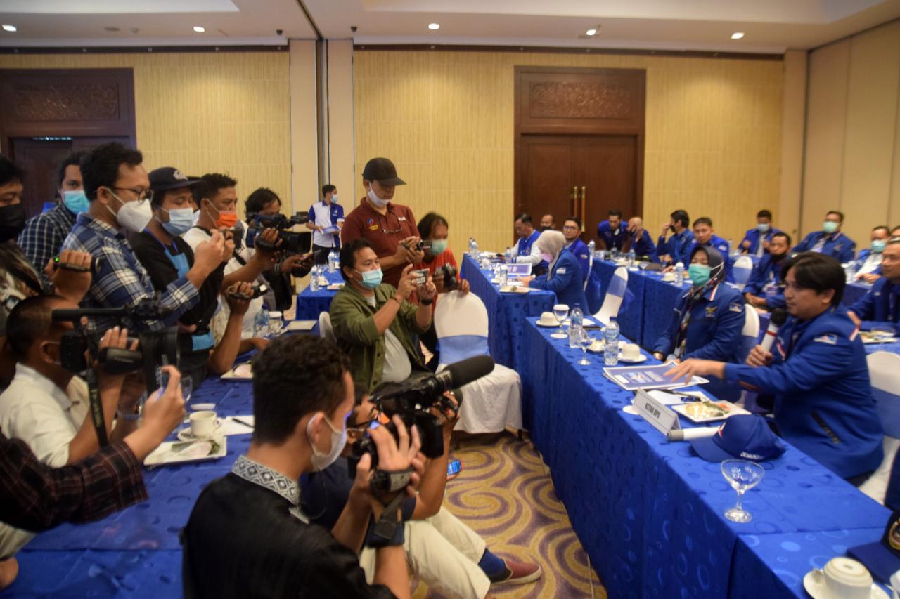 Solid Dukung AHY, Partai...