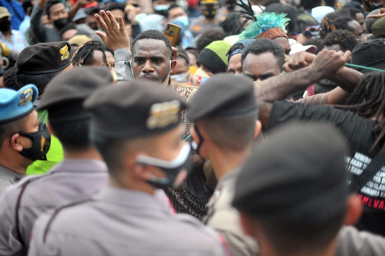 Langgar Prokes, Polisi...