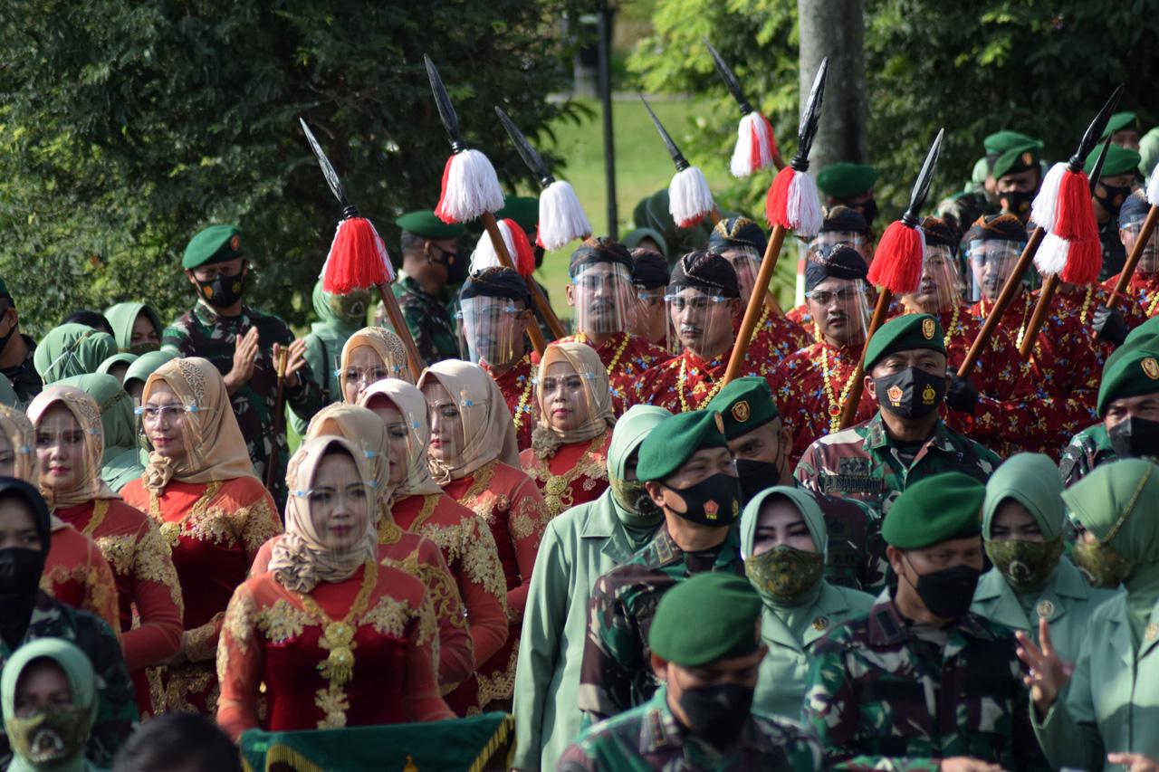 Potret Tradisi Satuan...