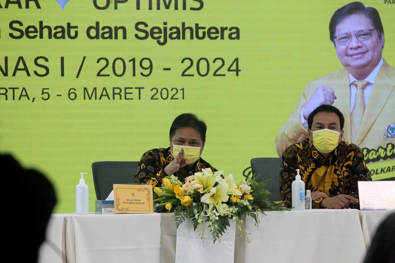 Airlangga Hartarto Tutup...