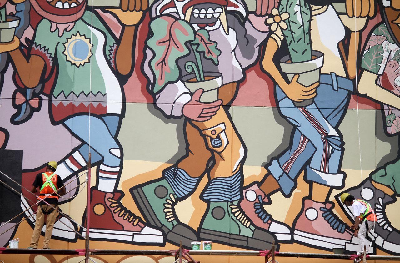 Pembuatan Mural Converse...