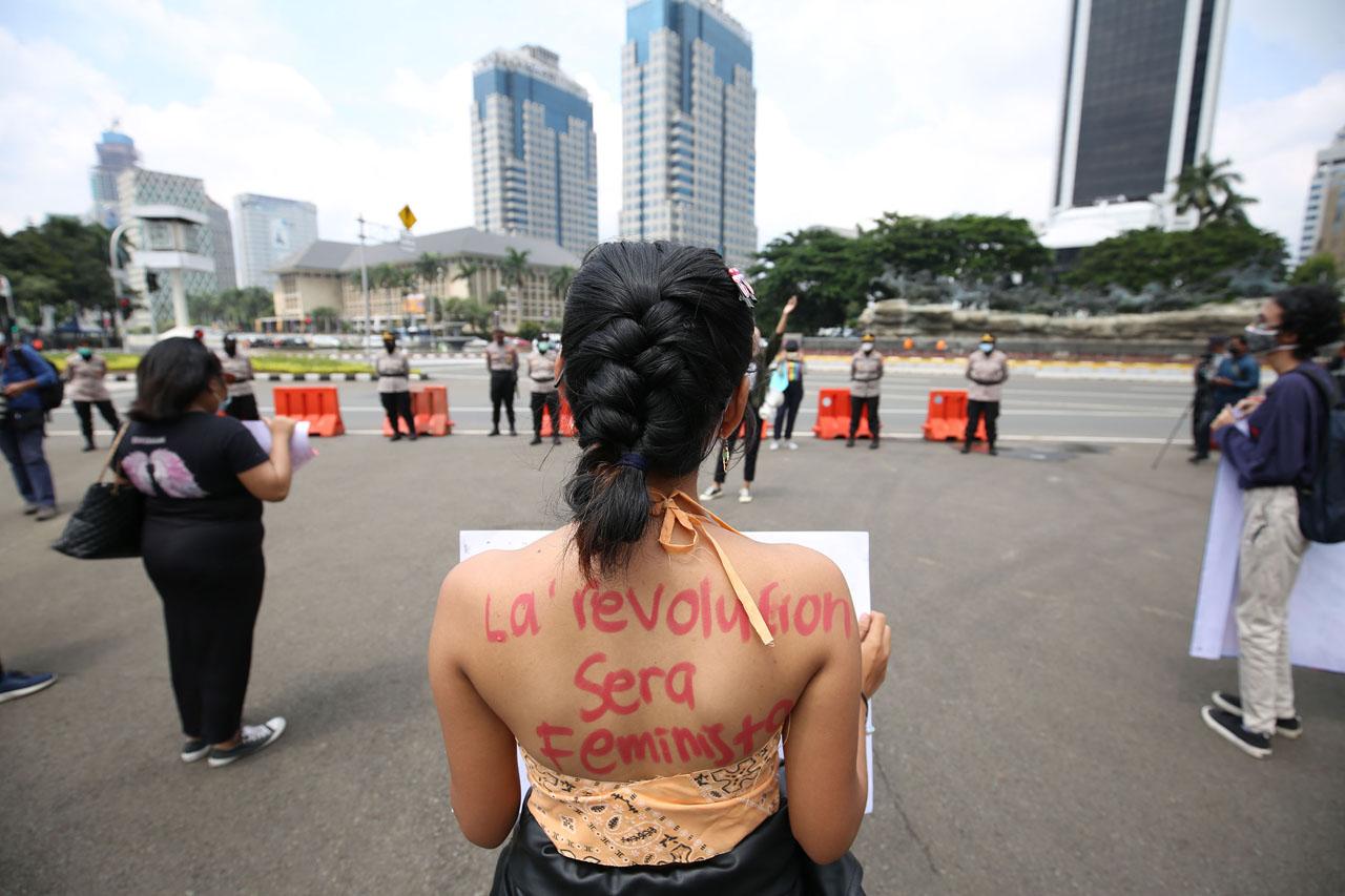 Aksi Peringati Hari...