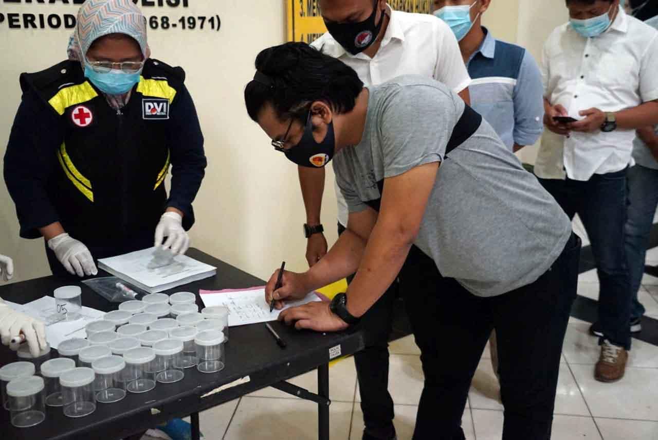 Ratusan Anggota Polres...
