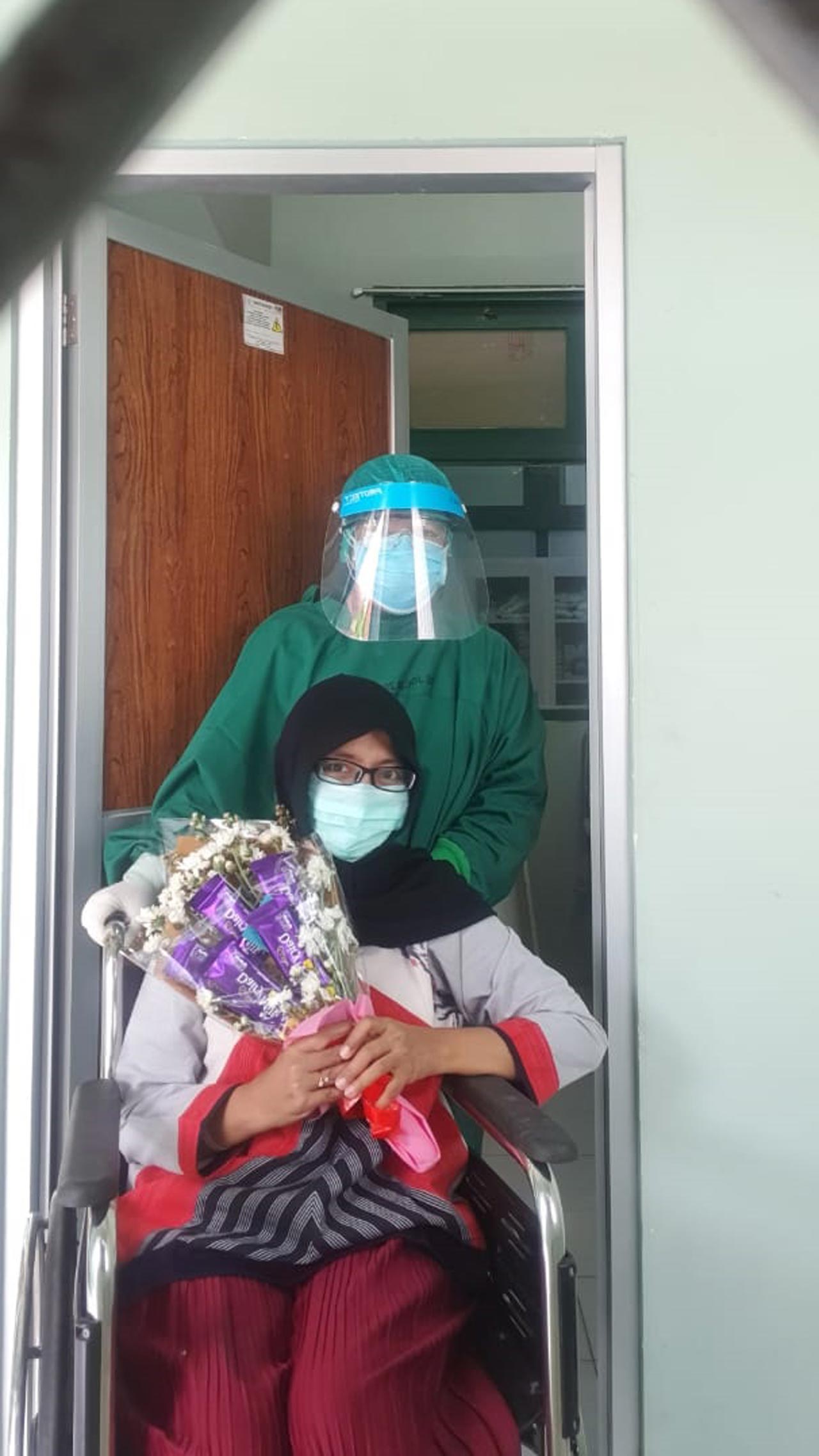 Serasa Tak Mau Jauh,...