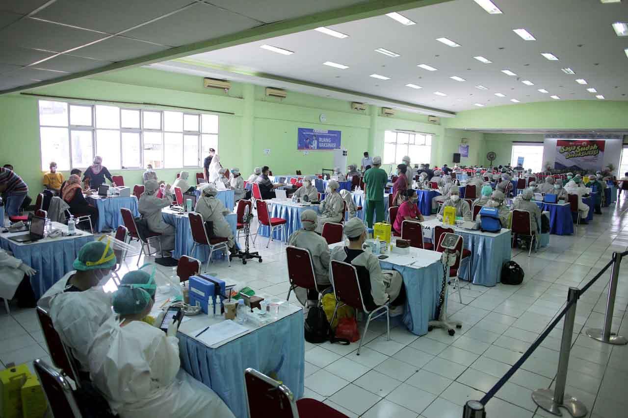 Pedagang Pasar Induk...