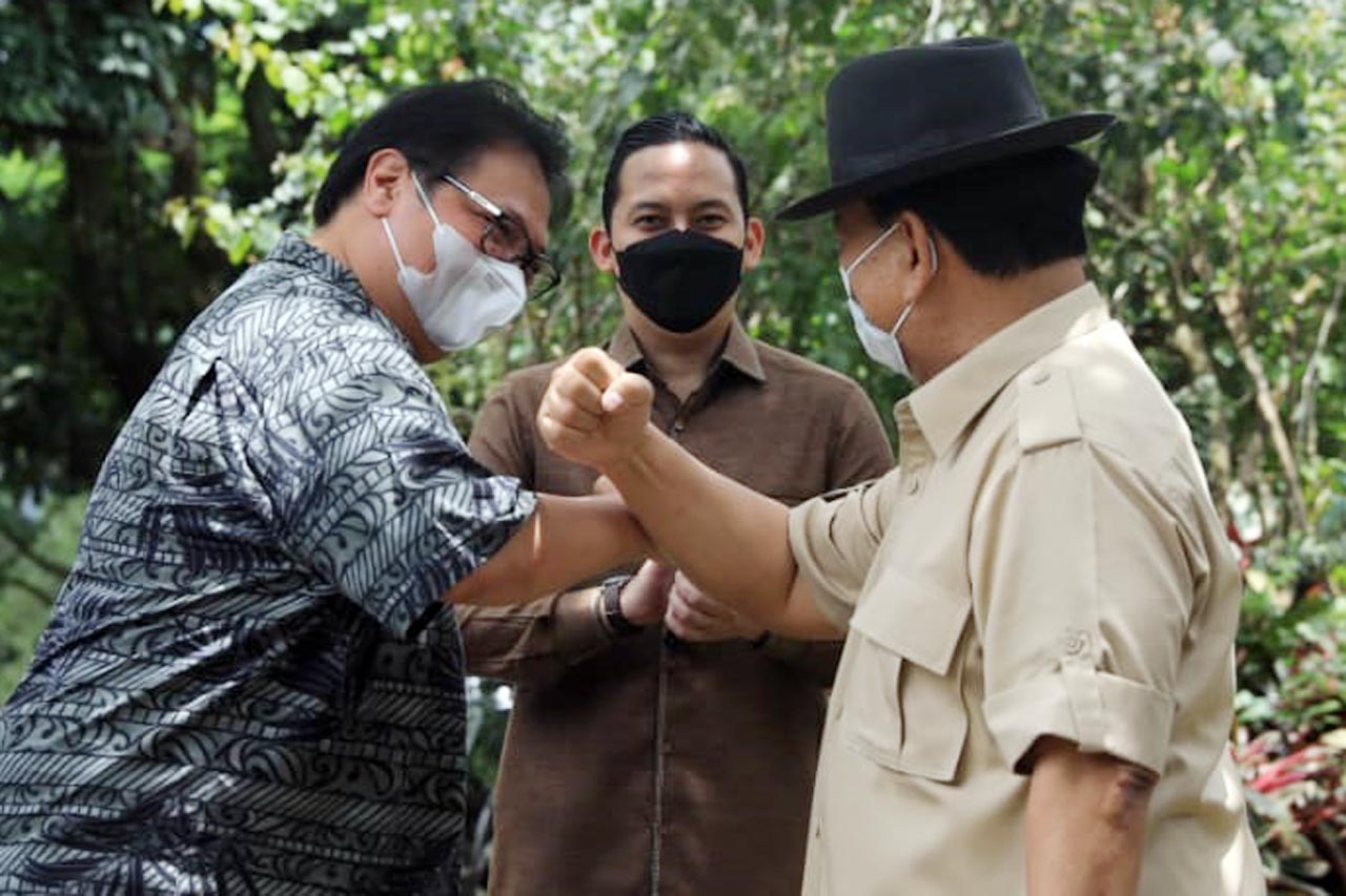 Kunjungi Prabowo di...