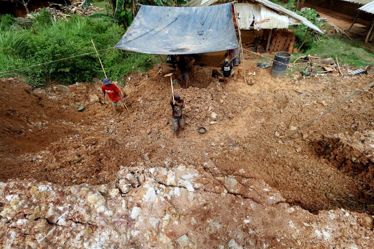Menelusuri Desa Gerowong,...
