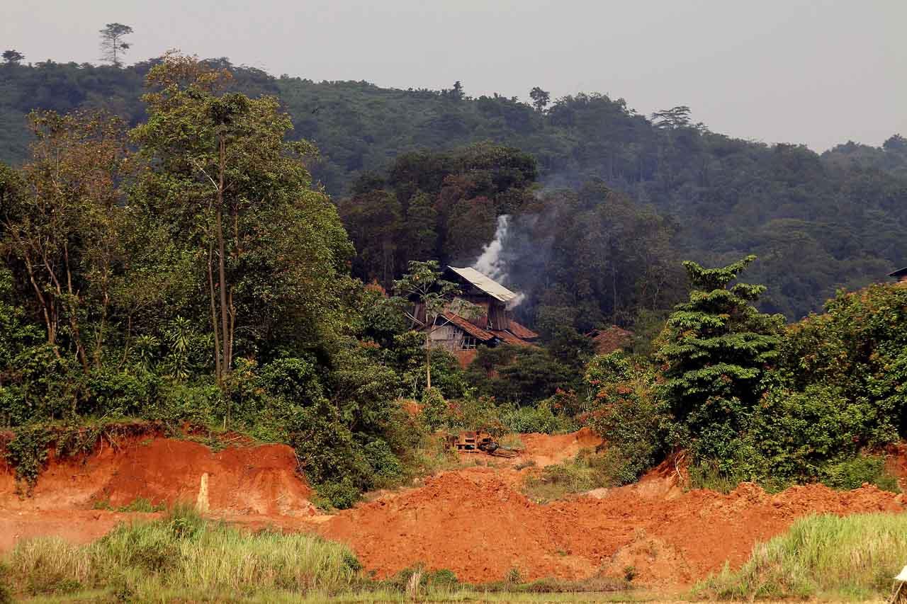 Menelusuri Desa Gerowong,...