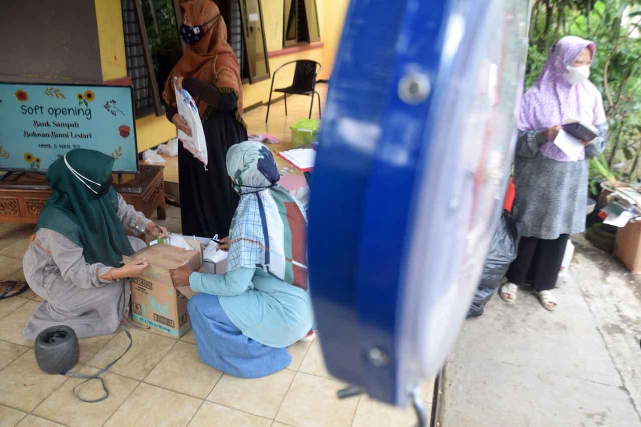 Peduli Lingkungan, Warga...