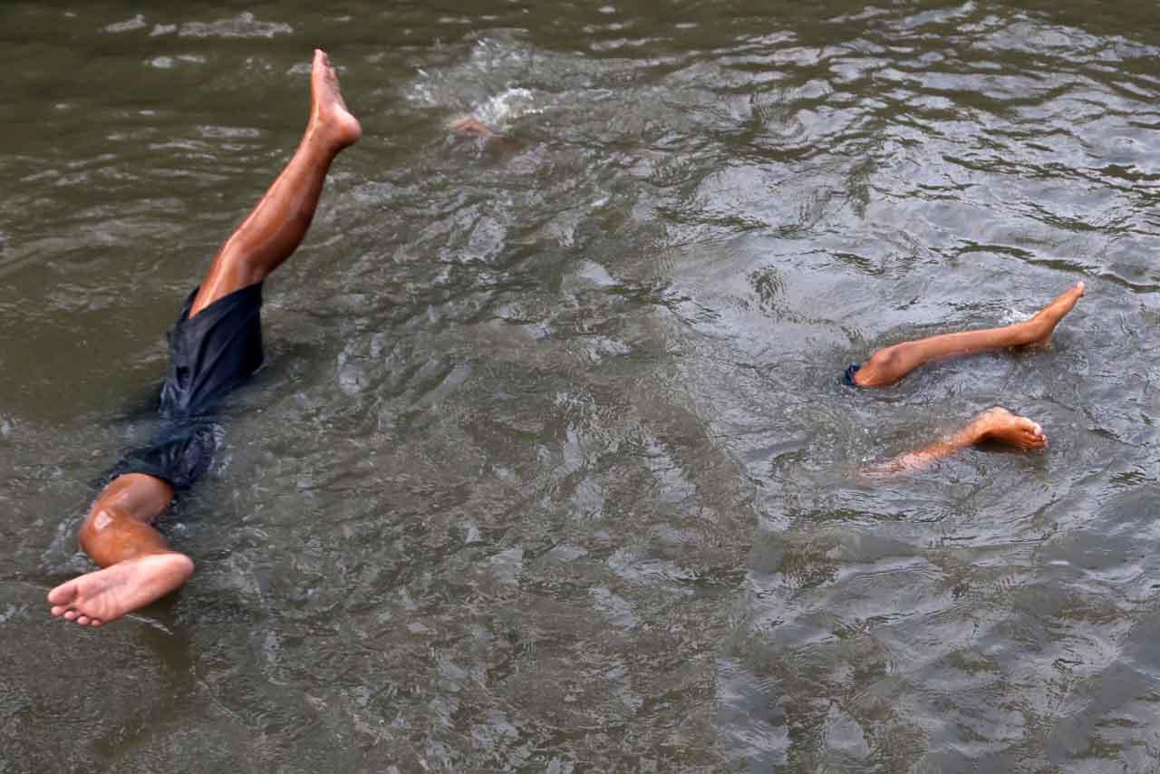 Tak Hiraukan Air Keruh,...