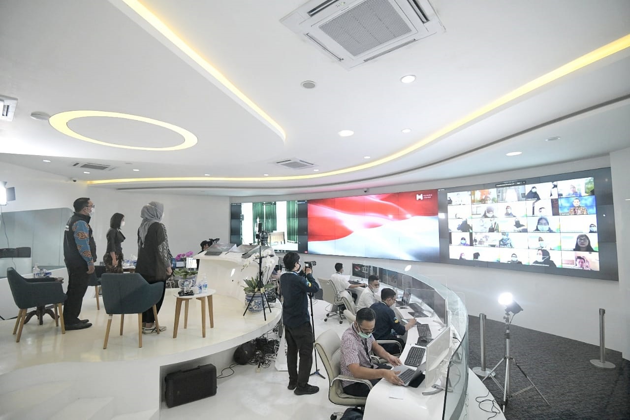 Ridwan Kamil Lepas 500...