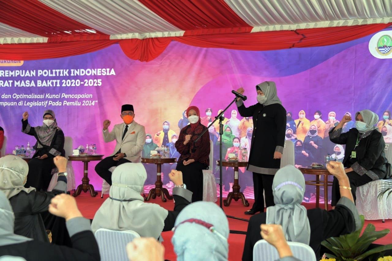 Ridwan Kami Hadiri Rakerda...