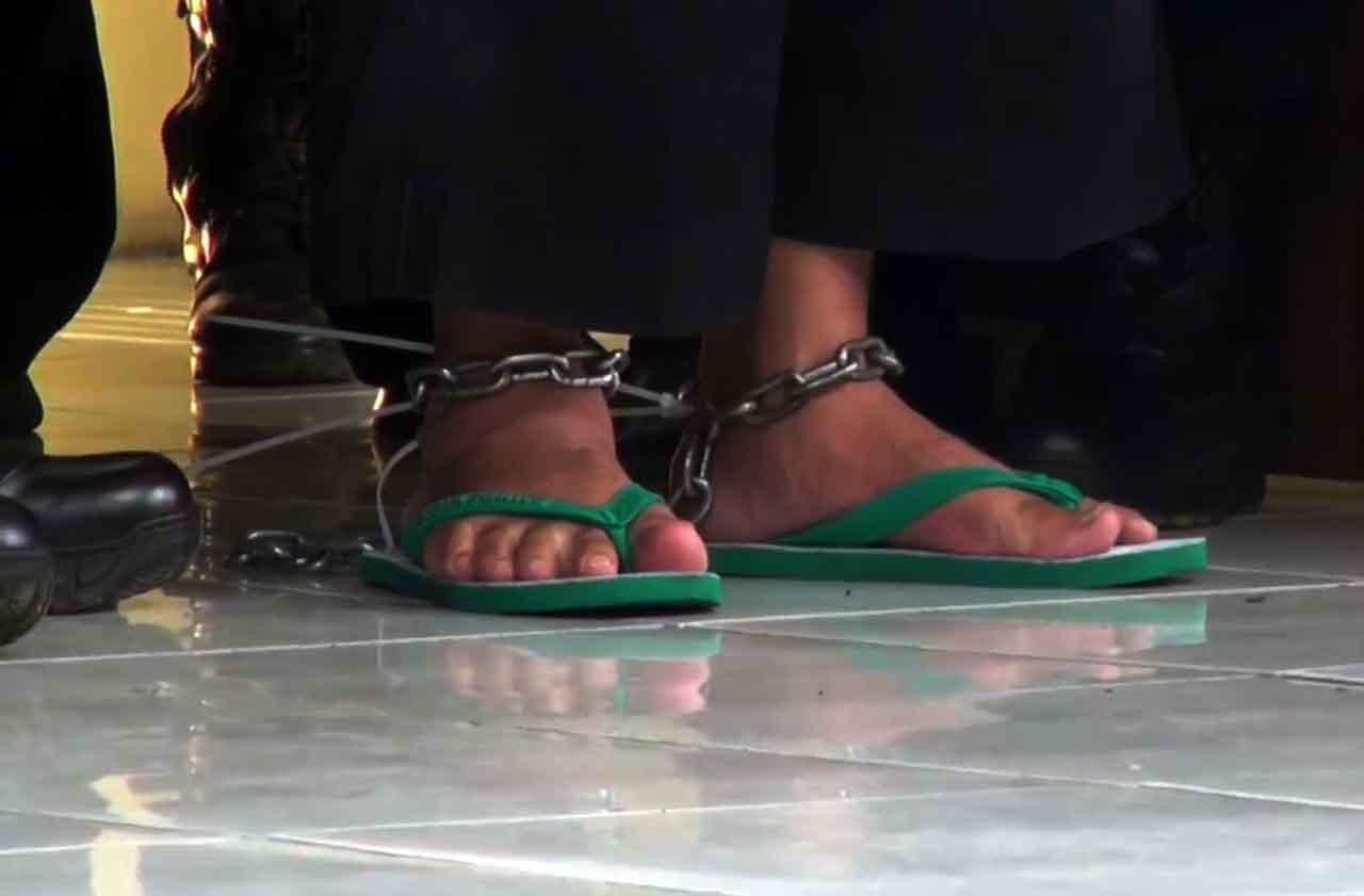 Kepala Ditutup dan Kaki...