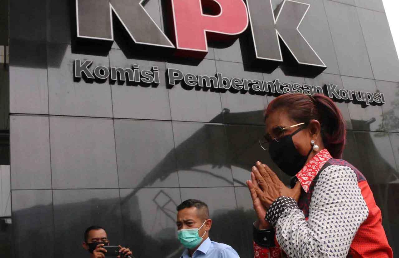 Susi Pudjiastuti Sambangi...
