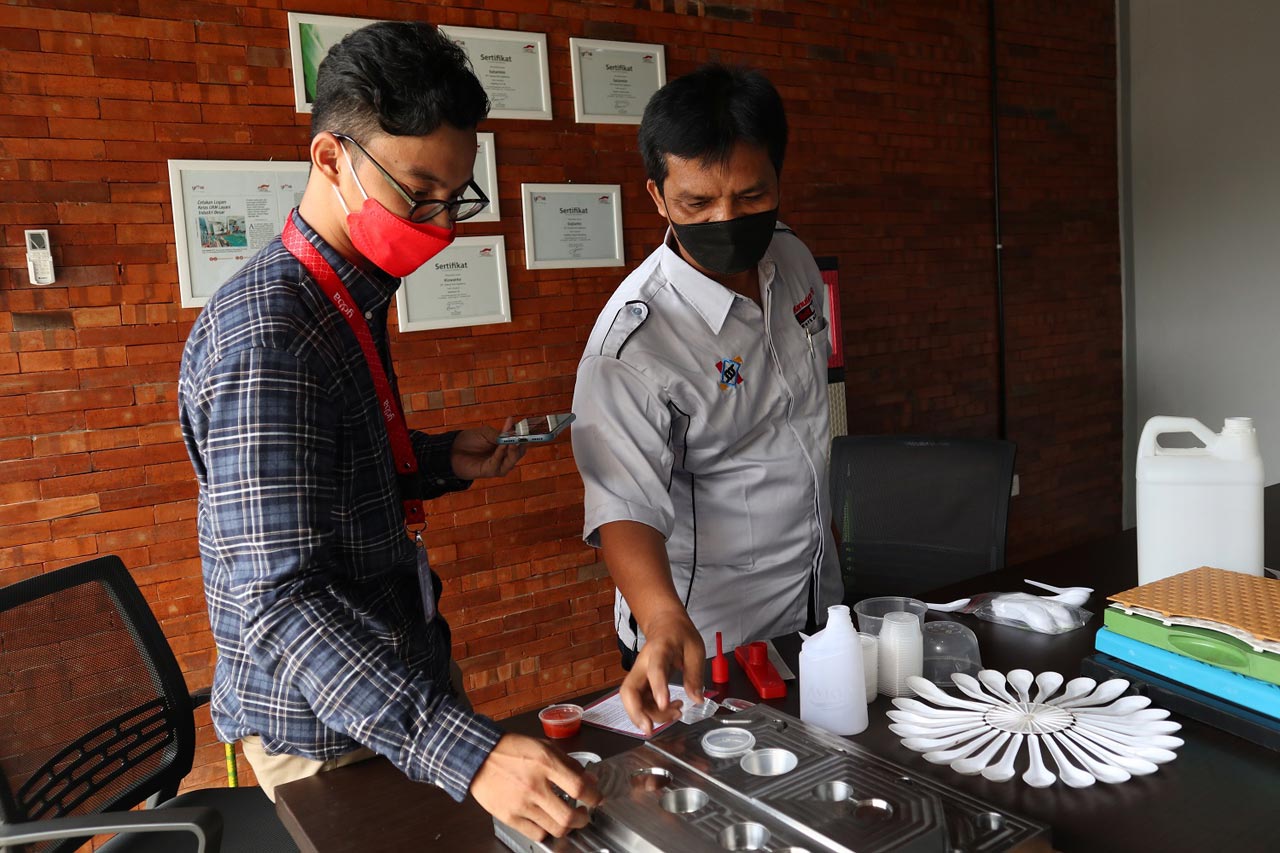 Industri Molding di...