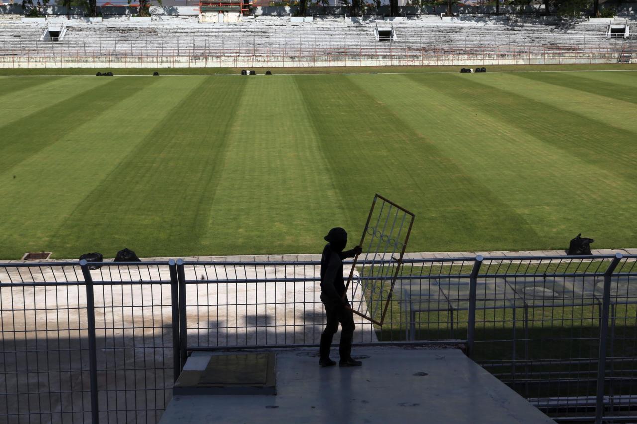 Renovasi Stadion Gelora...