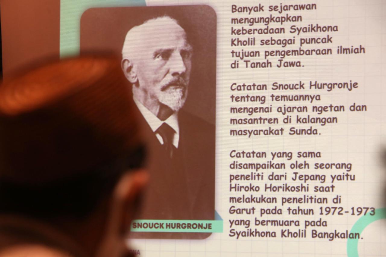 KH Syaikhona Kholil...