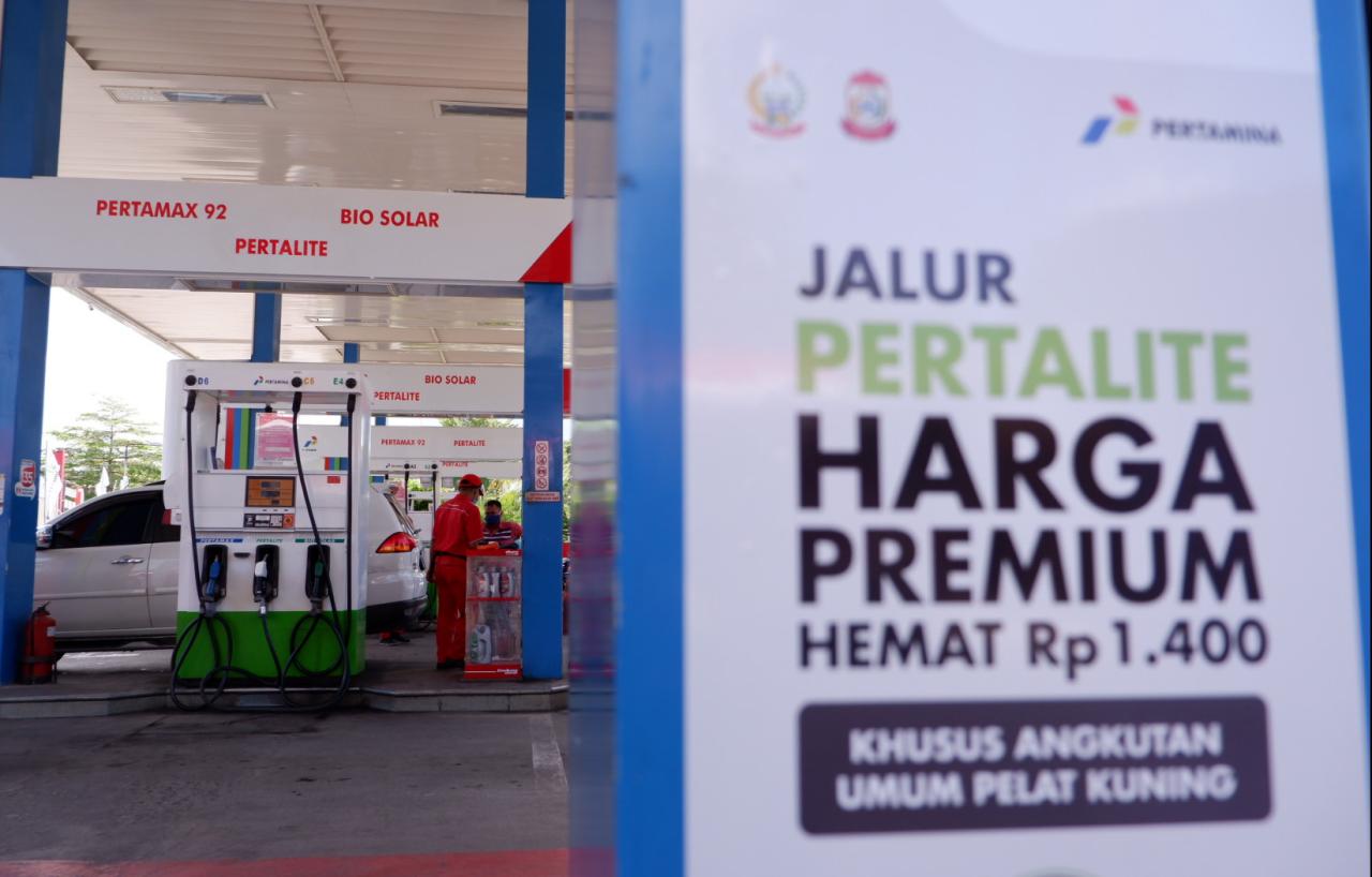 Enam Bulan ke Depan,...