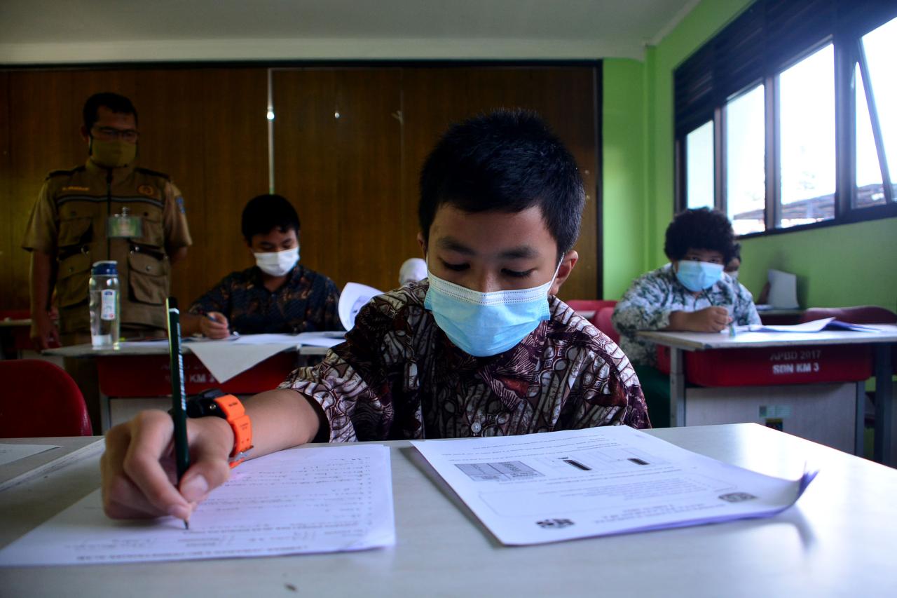 Adu Prestasi di Tengah...
