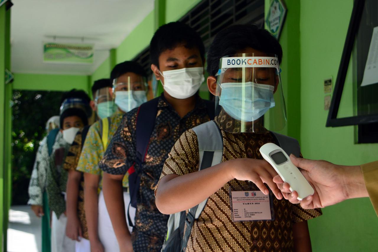 Adu Prestasi di Tengah...