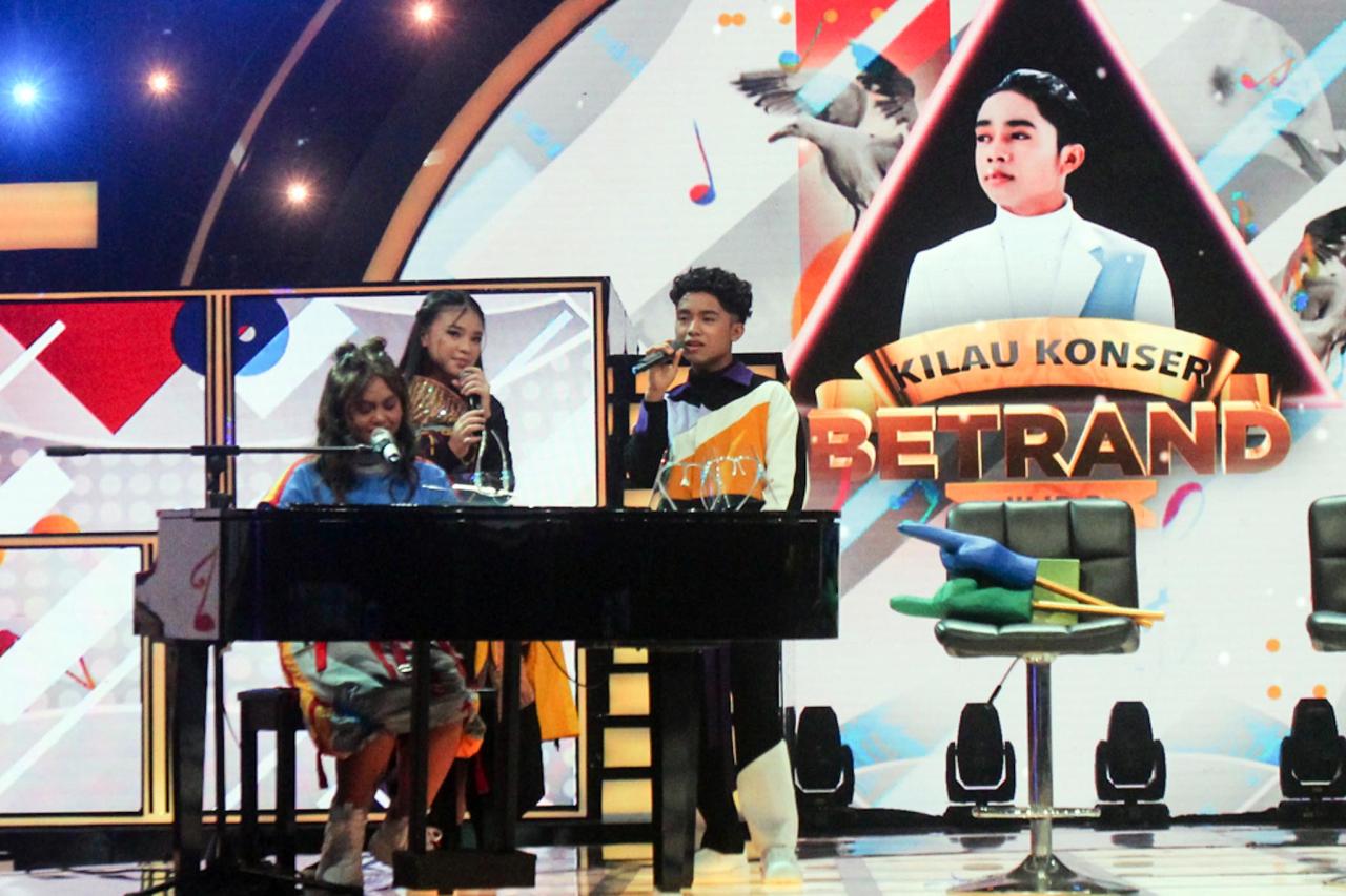 Megahnya Kilau Konser...
