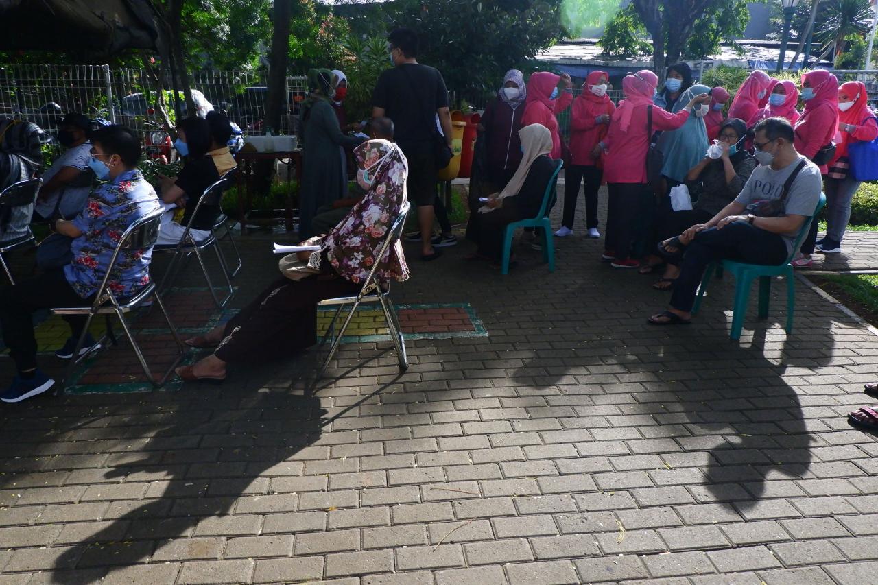 Antusiasme Warga Lansia...