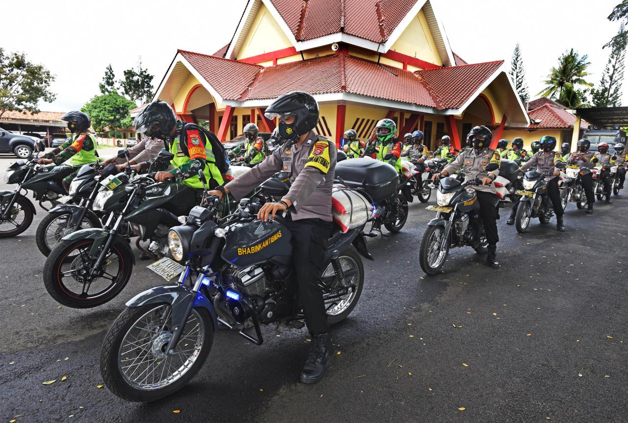 Penyaluran Bansos untuk...