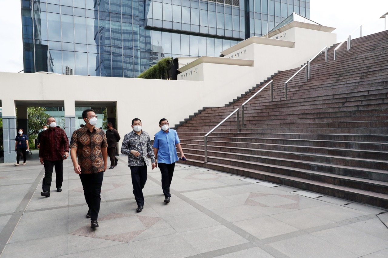Bahas Kerjasama, John...