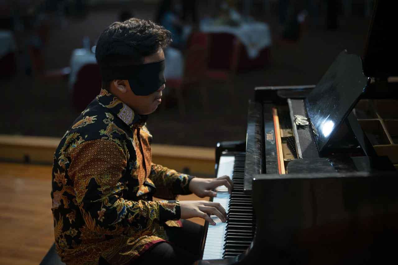 Mainkan 150 Lagu 5 Jam...