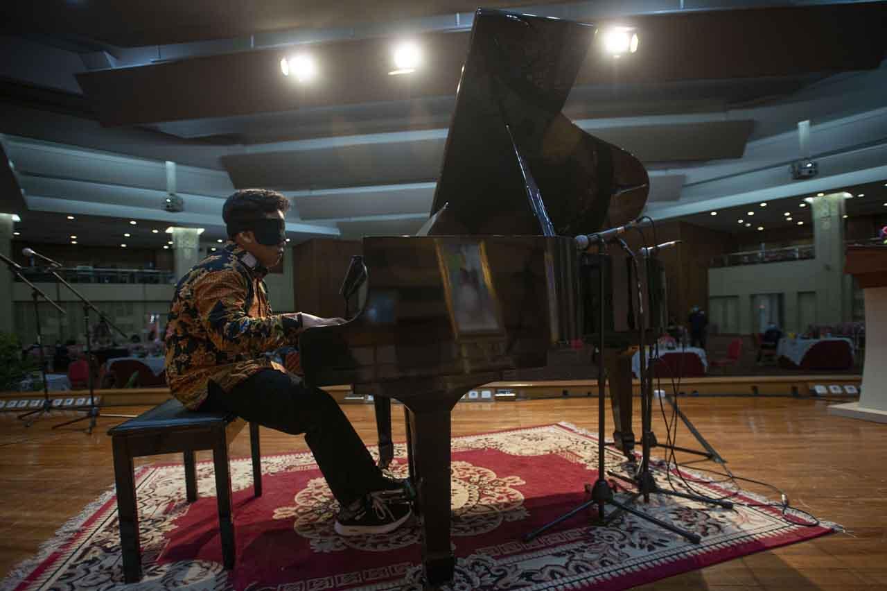 Mainkan 150 Lagu 5 Jam...