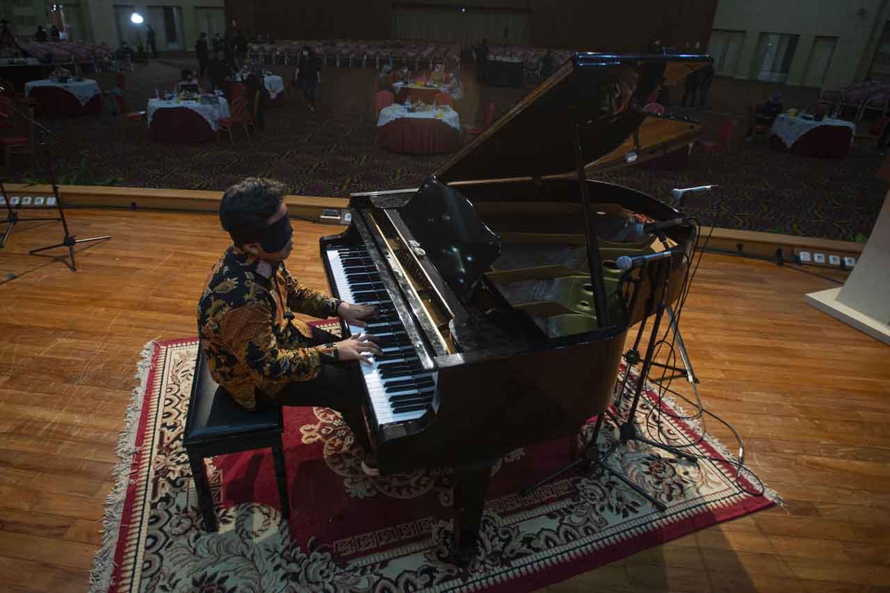 Mainkan 150 Lagu 5 Jam...