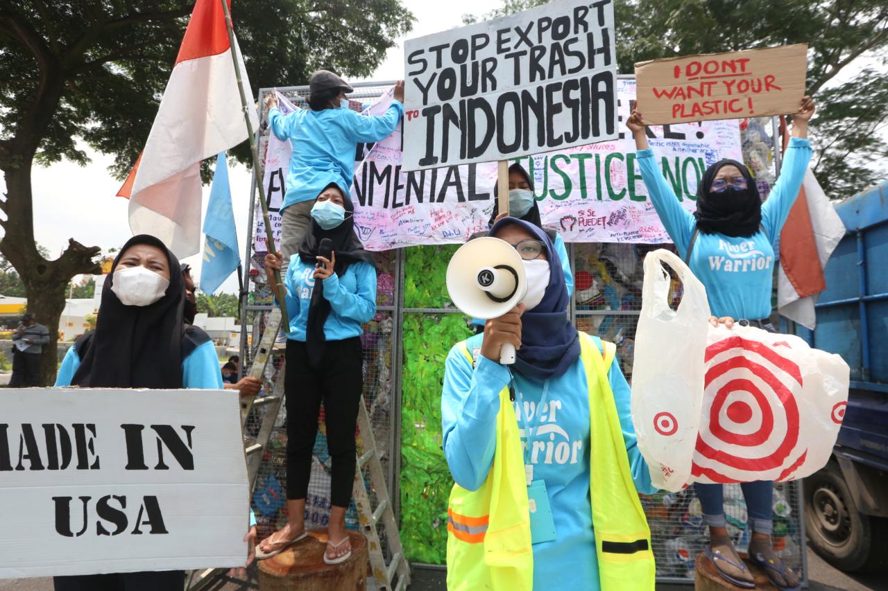 Protes Sampah dari Amerika,...