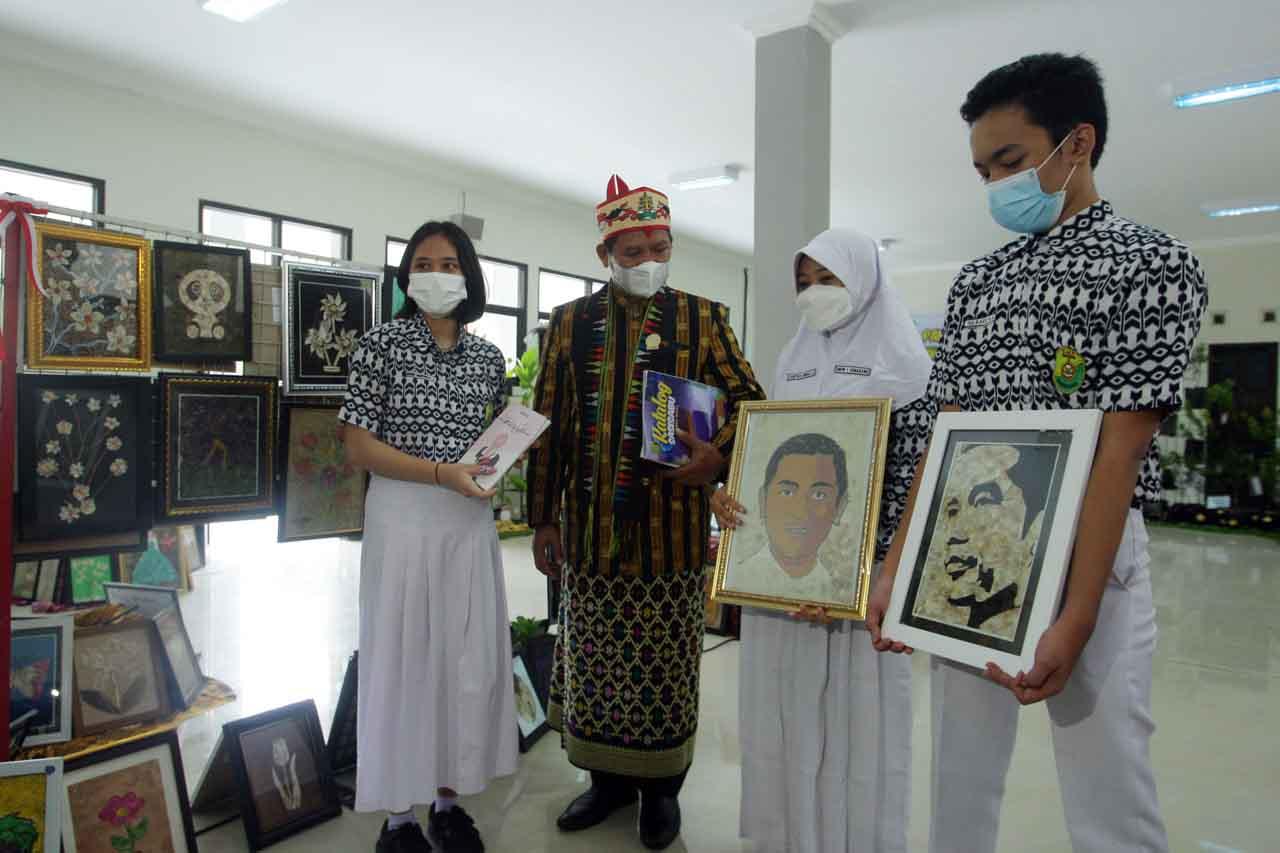 Siswa SMPN 1 Semarang...