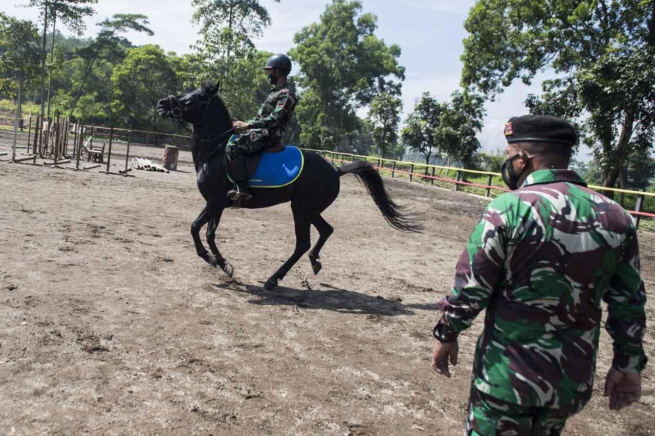 Melihat Pusat Pendidikan...