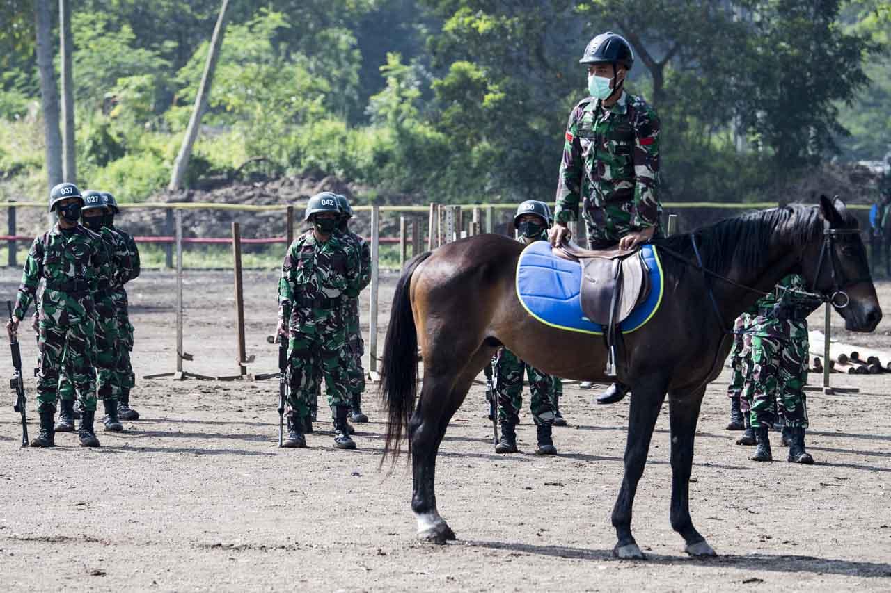 Melihat Pusat Pendidikan...