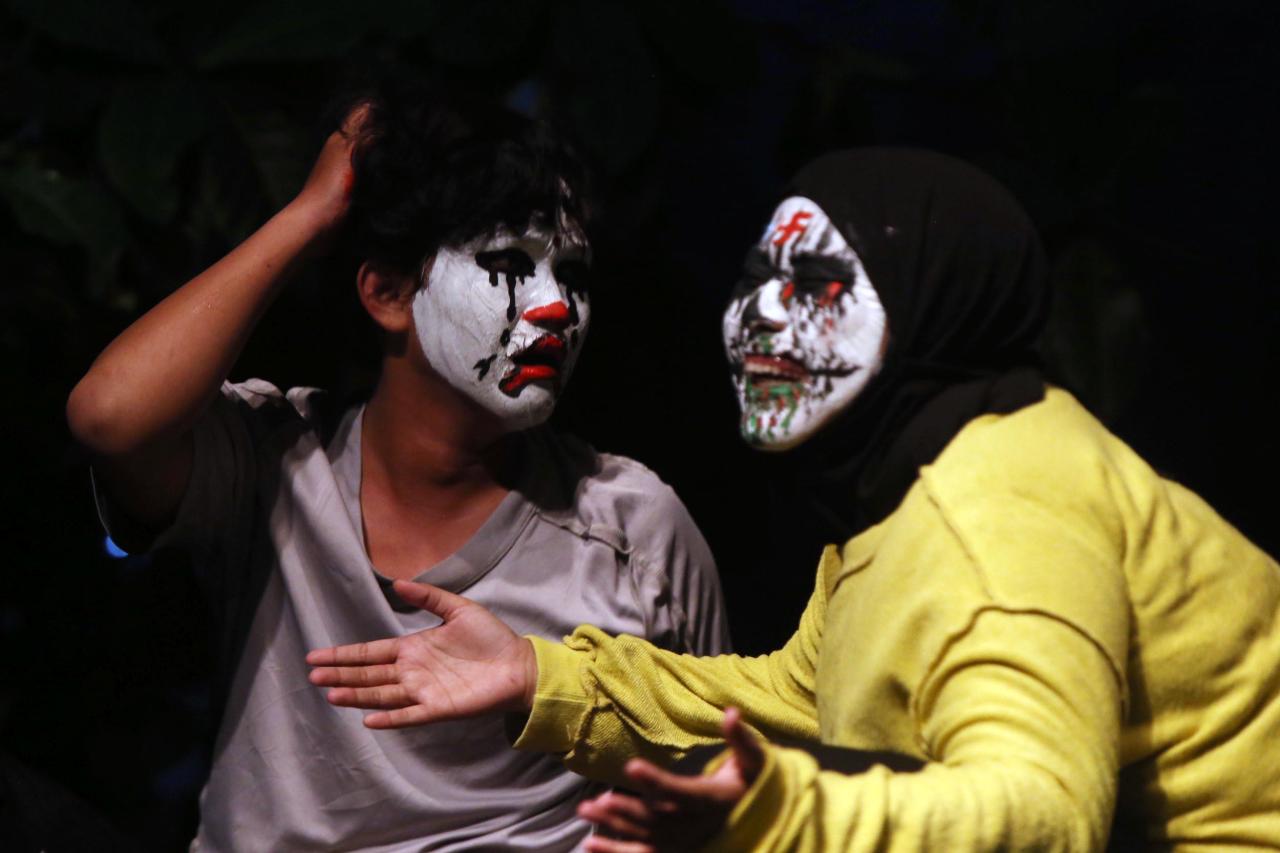 Teater 2-puluh Pentaskan...