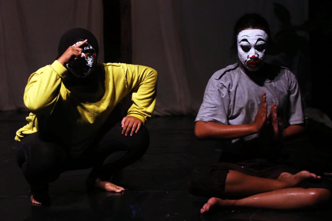 Teater 2-puluh Pentaskan...