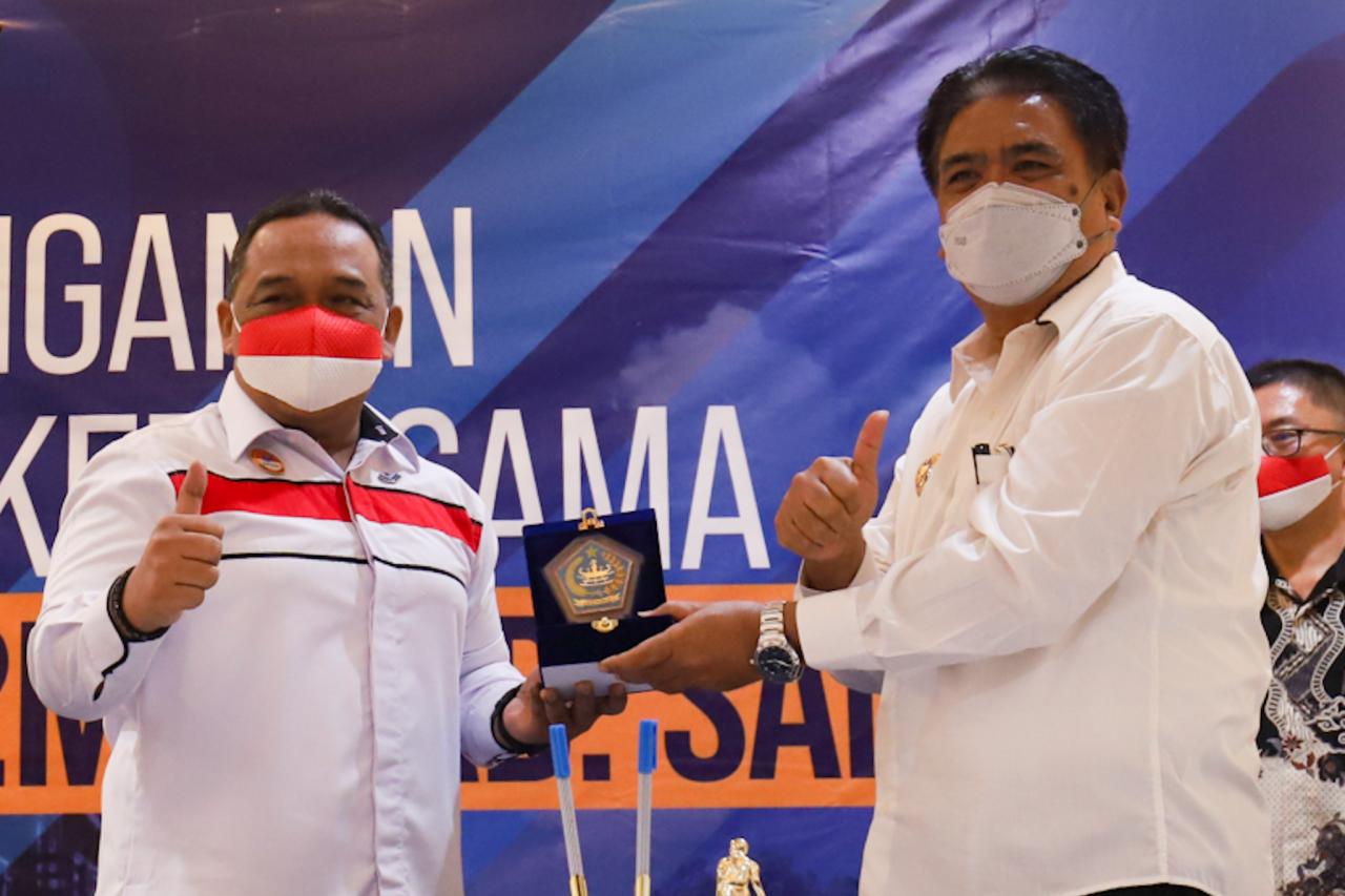 Kerjasama pengiriman...