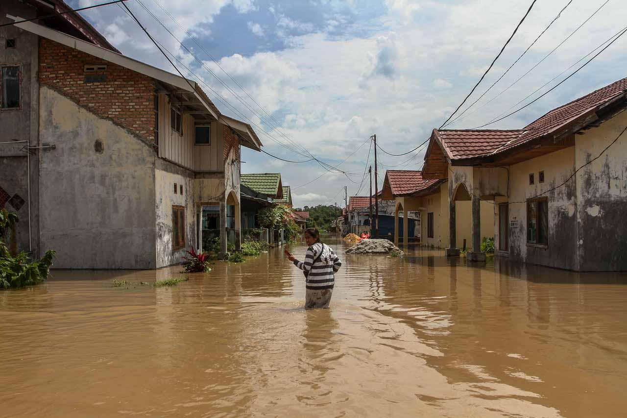 Banjir 1,5 Meter Rendam...