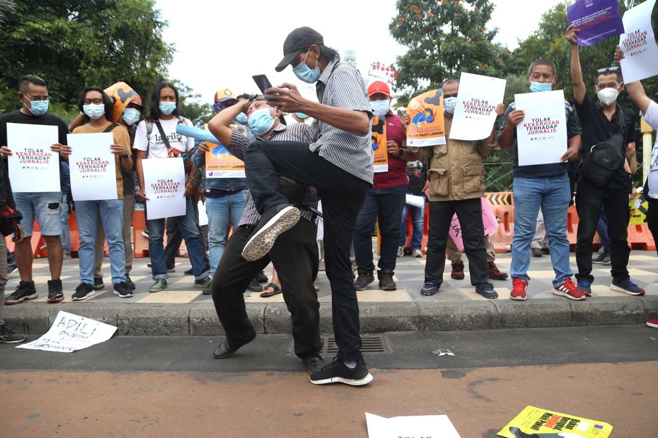 Wartawan Surabaya Disekap...