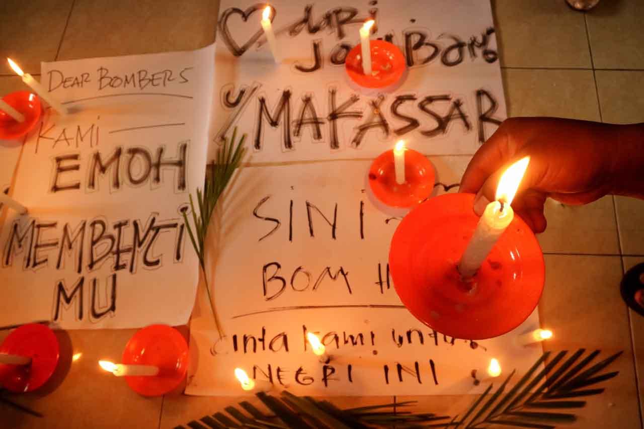 Bangkit Melawan Teroris,...