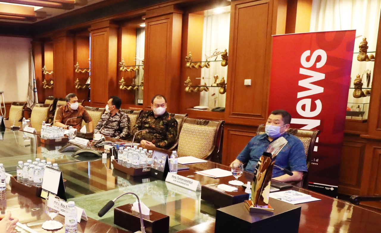 Melihat Proses Penjurian...
