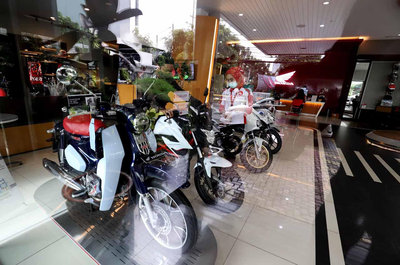 Penjualan Sepeda Motor...