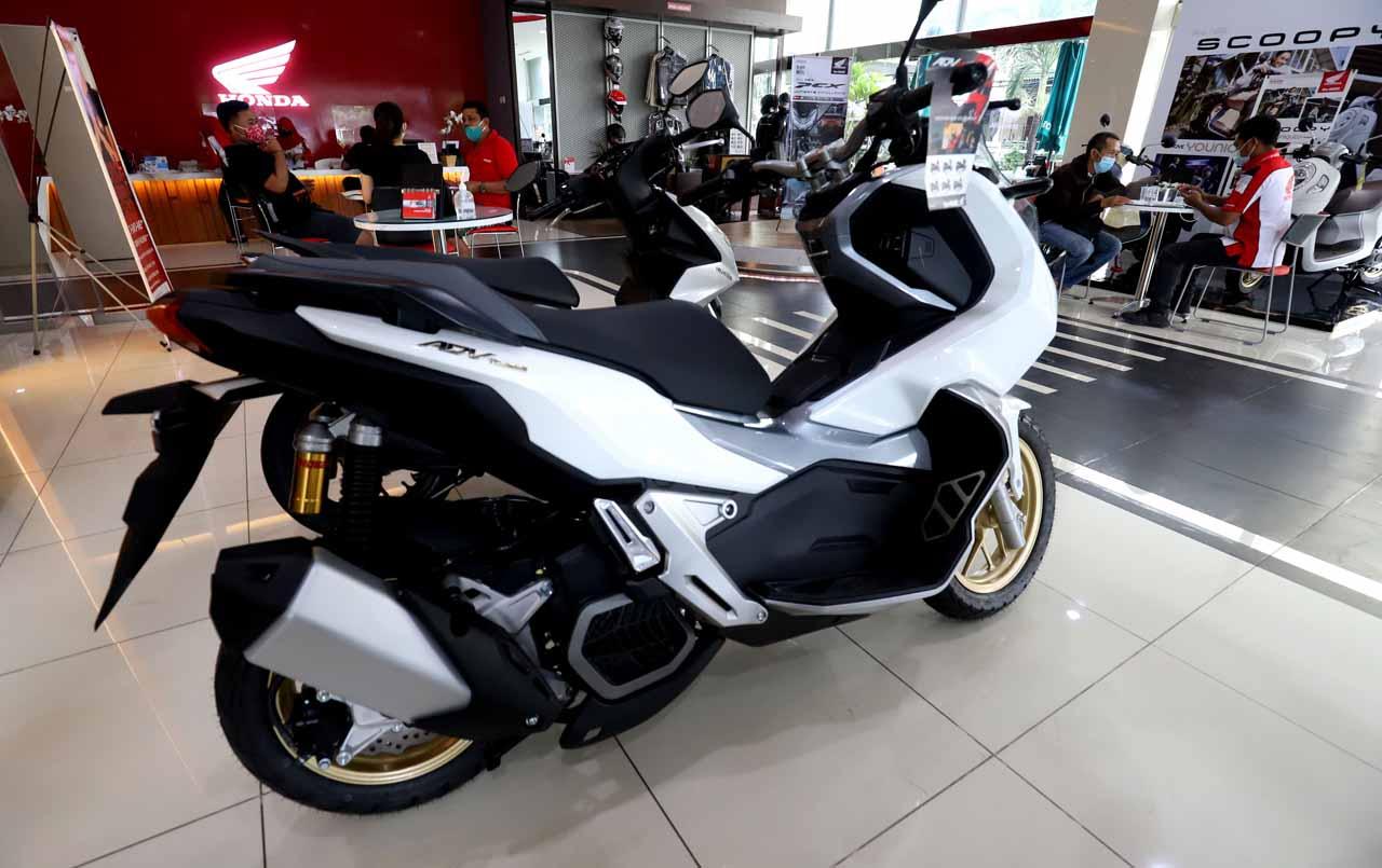 Penjualan Sepeda Motor...